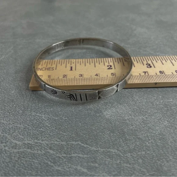 Vintage Mid-Century North African Silver Bangle Bracelet - Picture 9 of 9